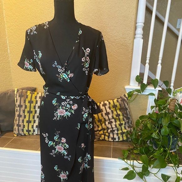 Beautiful summer dress - Picture 3 of 4